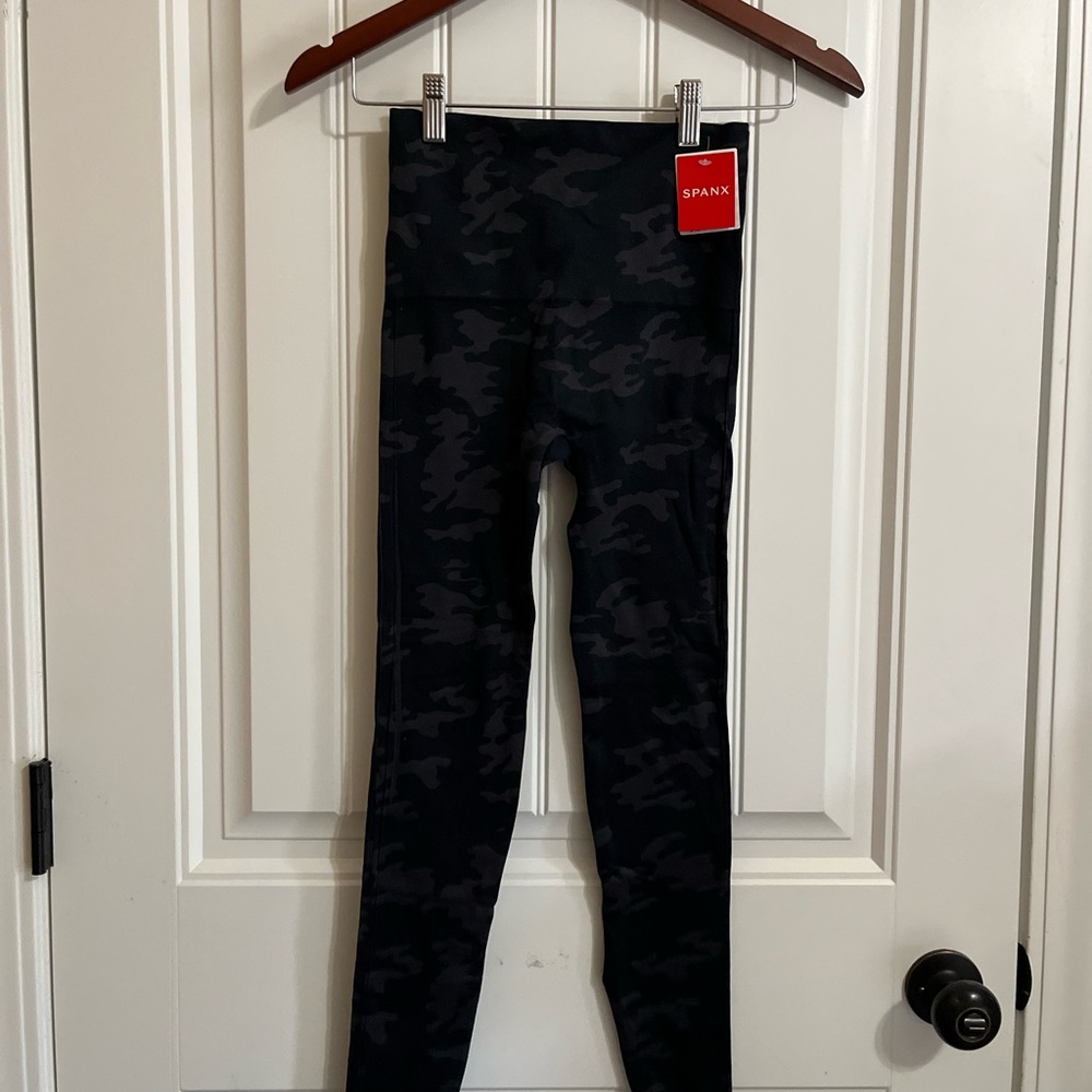 NWT Spanx Black Camo Leggings